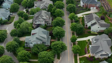 Aerial-of-wealthy-mansions-in-USA