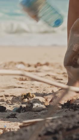 únete a los voluntarios en una limpieza transformadora de la playa para proteger la vida marina