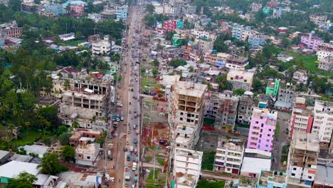 calles muy congestionadas en la pobre ciudad de barisal en bangladesh, aérea