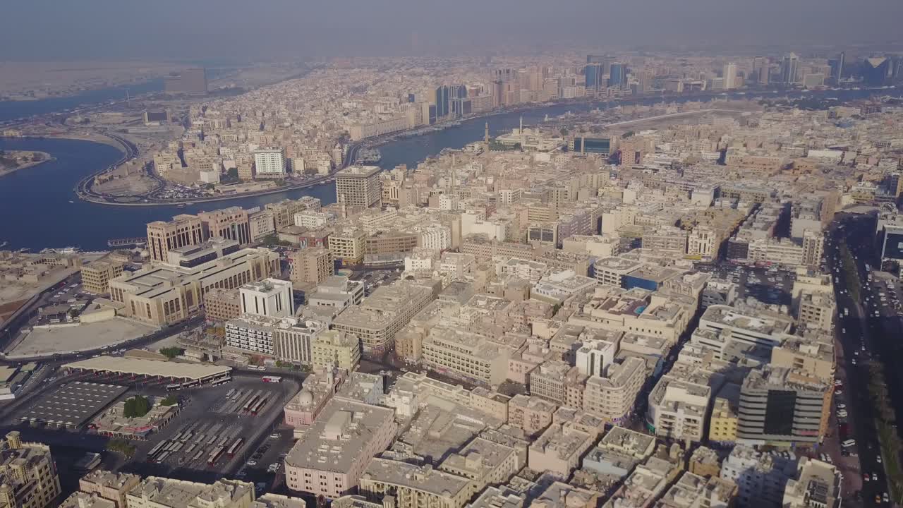 Vista aerea del paesaggio urbano di Dubai
