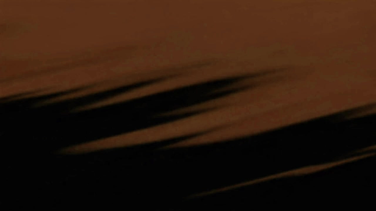 Ombre astratte che scorrono su una superficie marrone