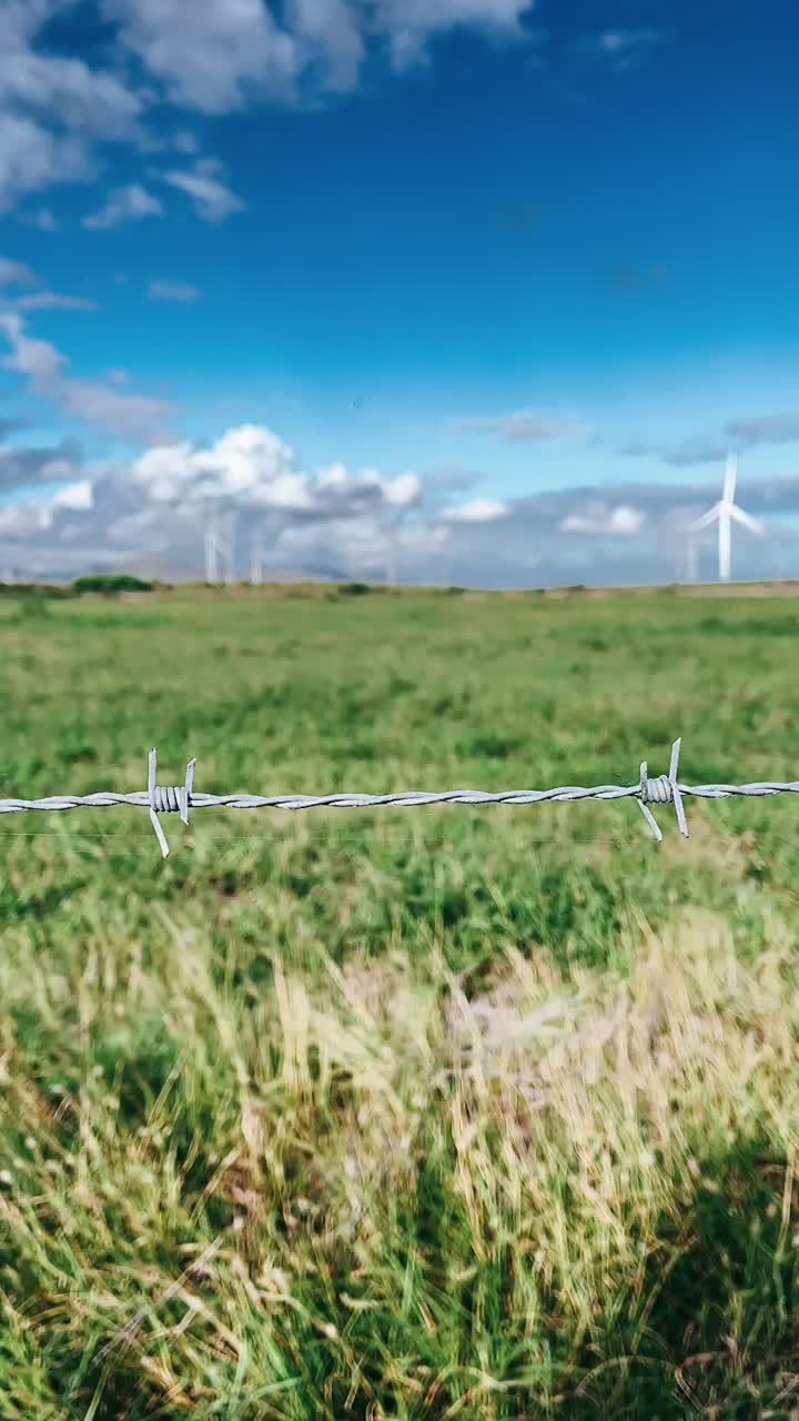 풍력 발전소와 가시선 울타리