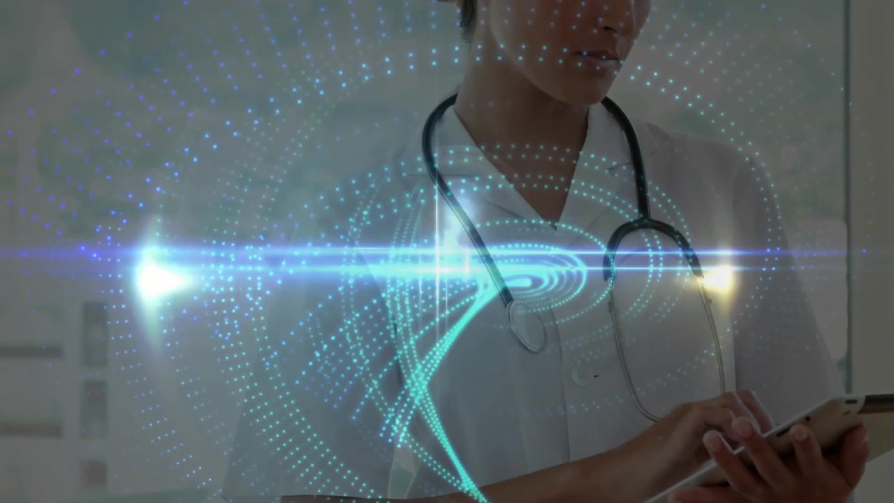 Video vertical: Médico con estetoscopio pulsando una tableta, iniciando anillos de RA que forman un vórtice torácico y leen datos.