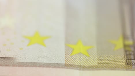 Langsam-über-Den-Fünfzig-Euro-Schein-Streichen