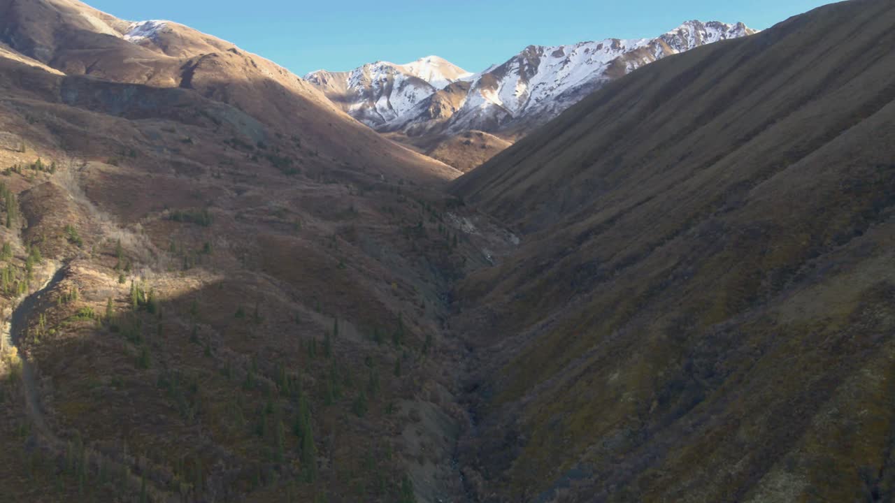 antena hacia atrás sobre el valle