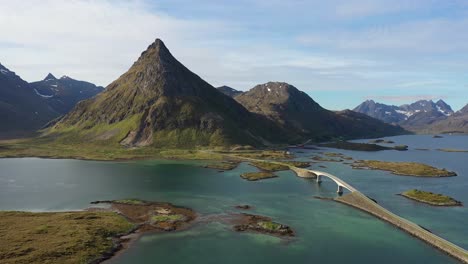 Fredvang-Brücken-Panorama-Lofoten-Inseln