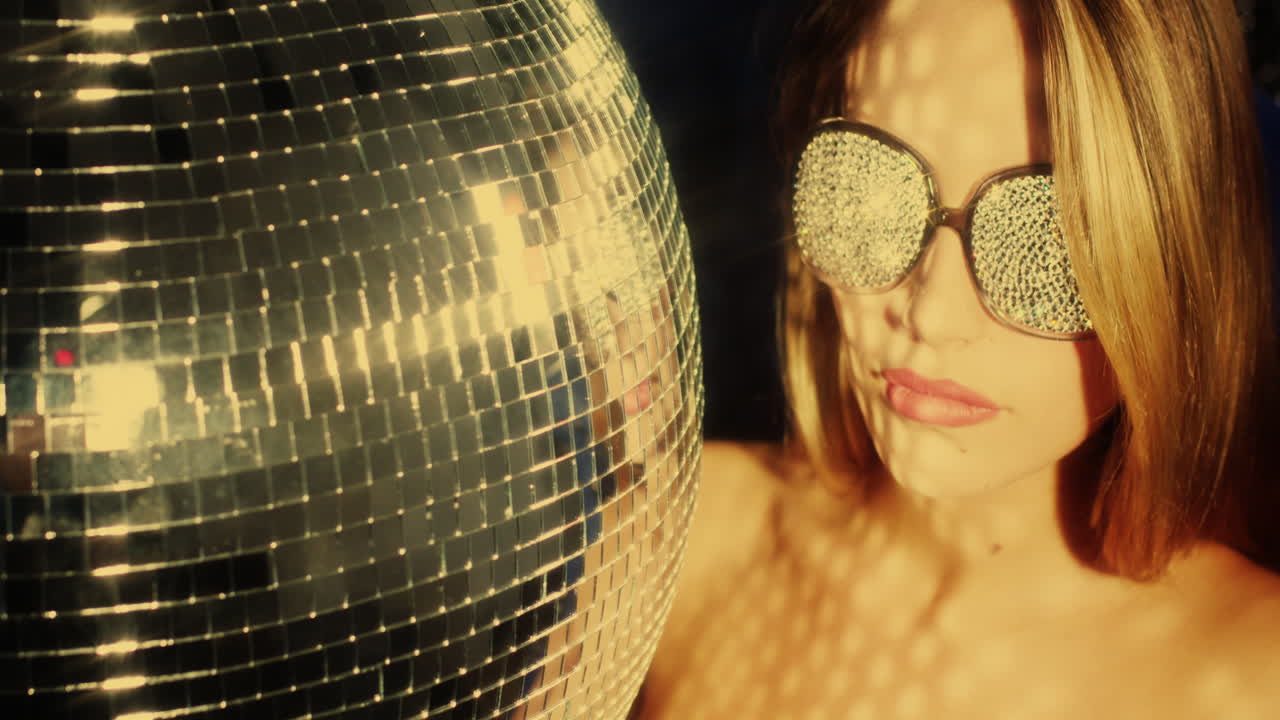 gafas de sol mujer plata 4k 07