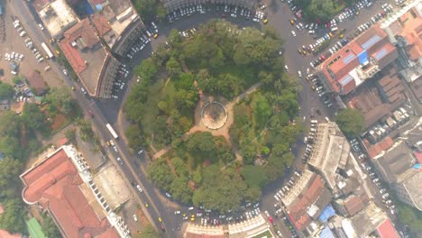 vista aérea de los jardines del círculo horniman y la biblioteca de la sociedad asiática de mumbai.