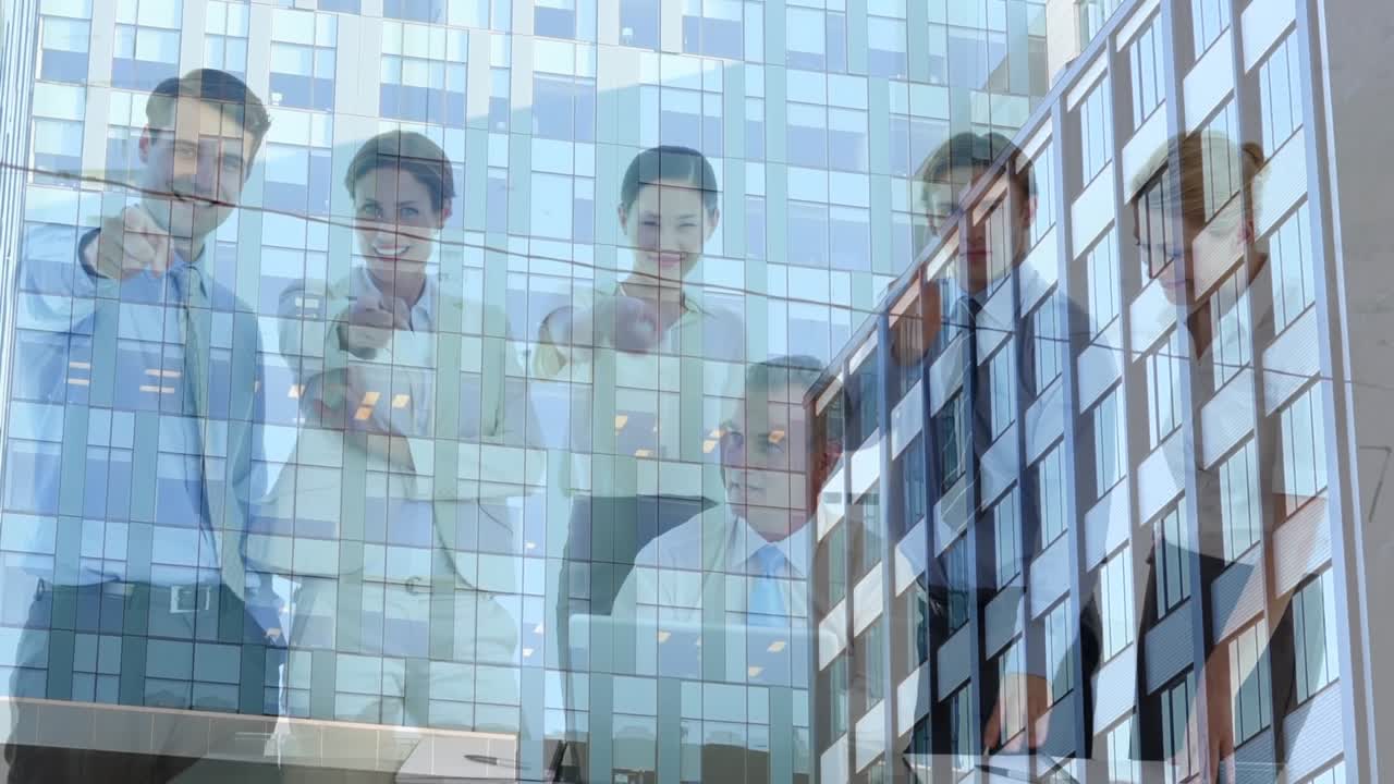 白人エンジニアのグループを背景にした建設現場のアニメーション