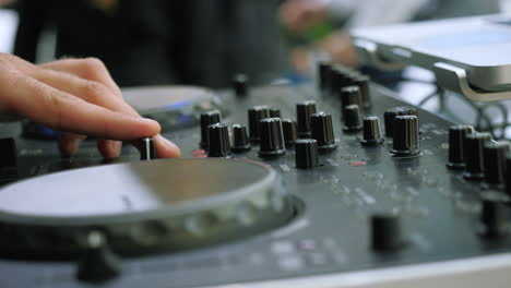 dj mixing music