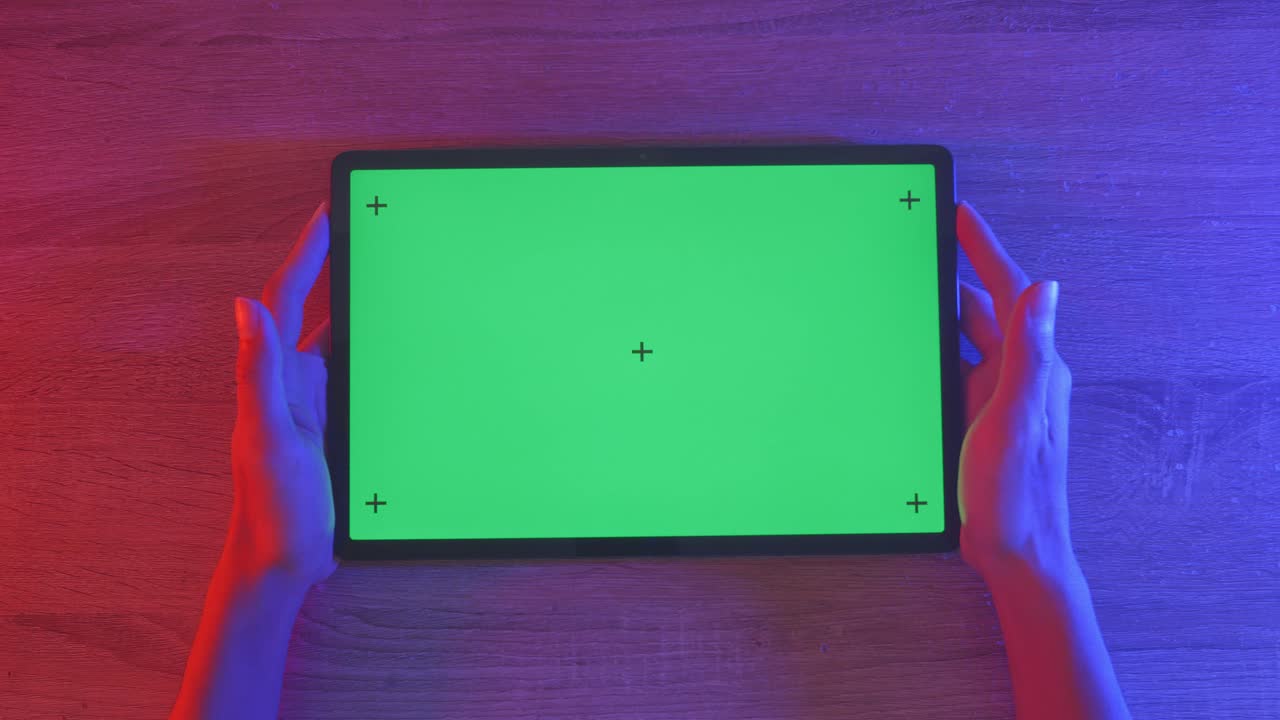 tableta con pantalla verde