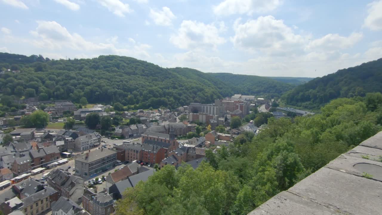 Vista sulla città di Huy, Belgio, Ardenne, Europa, 4K, 50fps
