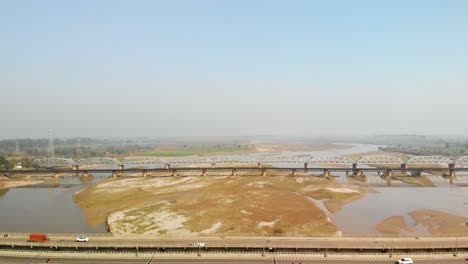 Vista-De-Tres-Puentes-Sobre-El-Río-Satluj-En-Ludhiana,-Punjab