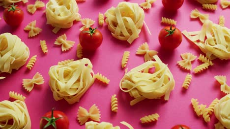 Uncooked-pasta-with-fresh-tomatoes