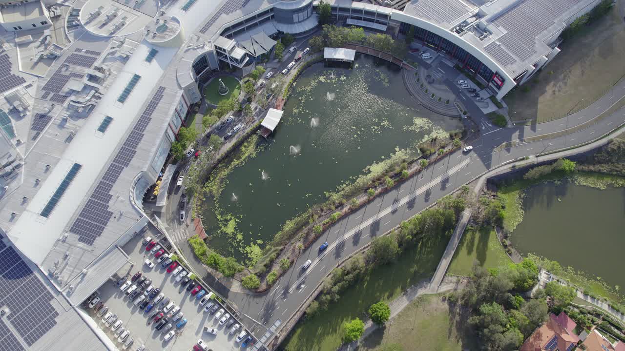 로비나(robina), 골드 코스트(gold coast), 퀸즐랜드(queensland)의 인기 있는 쇼핑몰 로비나(robina) 타운 센터 위에서 전망