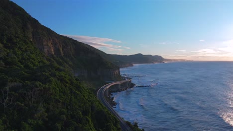 el puente de sunrise sea cliff costal vista de drones icónico famoso parque stanwell olas del océano estrellándose costa sur nsw paisaje de australia parque nacional real wollongong acantilado de carbón iiawarra sydney acantilados hacia arriba