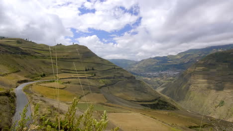 Montañas-De-Los-Andes-Y-Caminos-2