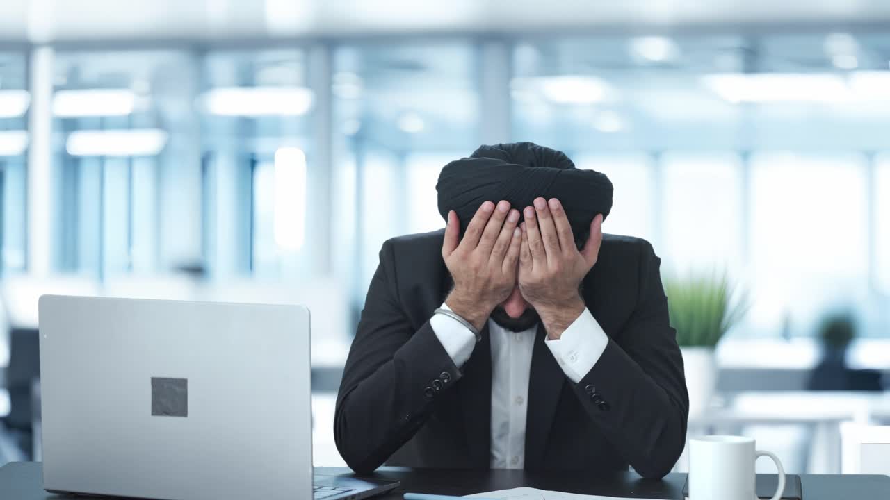 긴장과 스트레스 시크 인디언 사업가