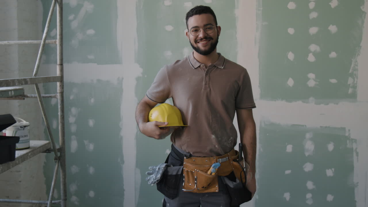 Construction worker with hard hat