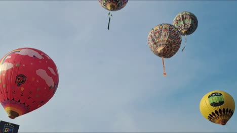 balloon culture festival is a hot air balloon festival held in wonosobo, central java. this festival is a creative event for wonosobo youth and an annual tourist attraction.