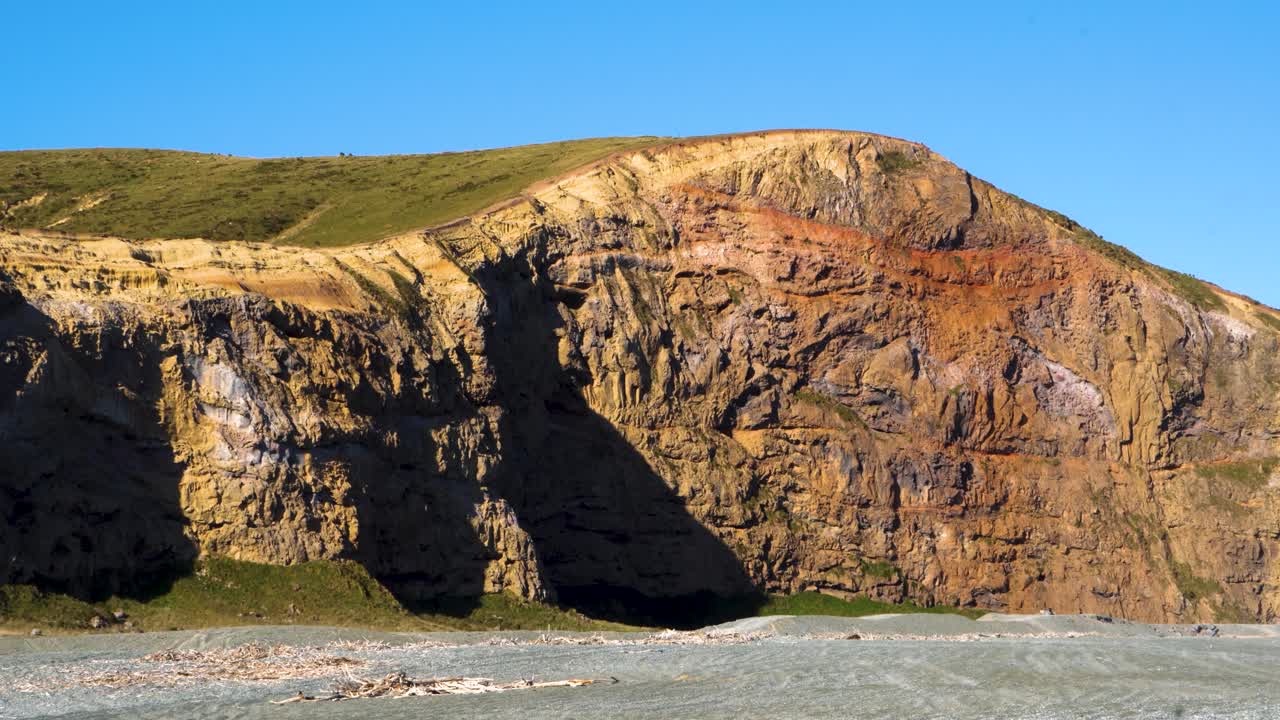 гиперлапс закатных скал и моря