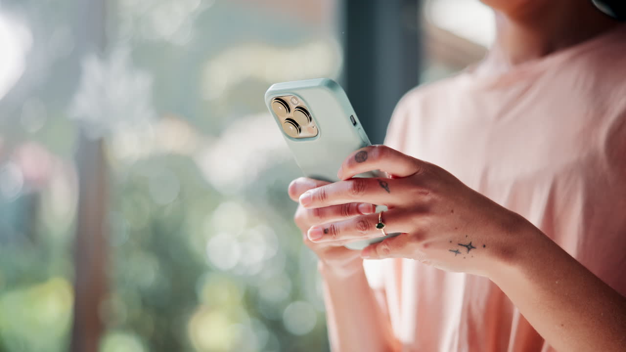 mujer con smartphone