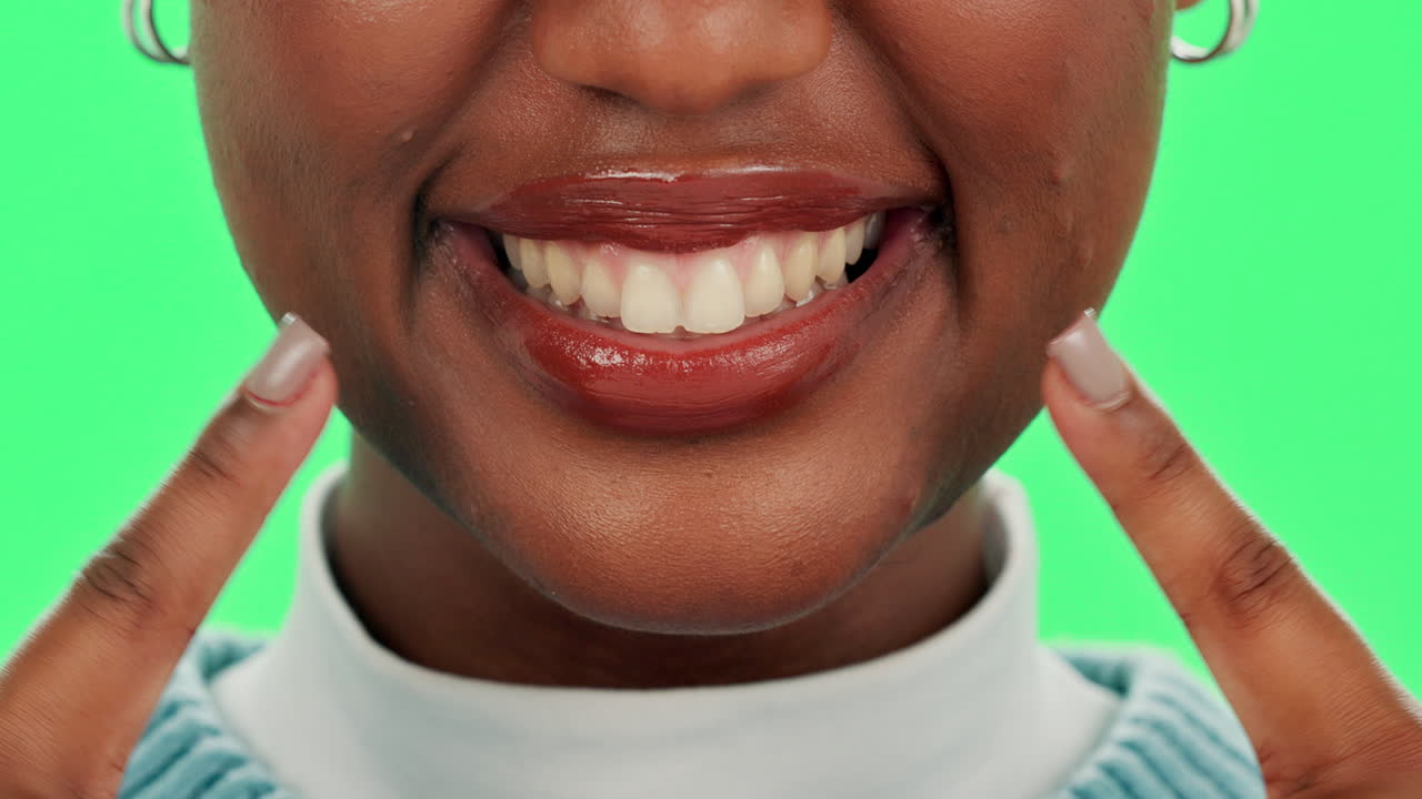 Close up of a smiling woman's face