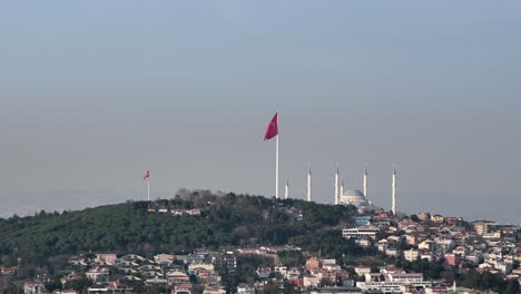 istanbul mosque and flag view