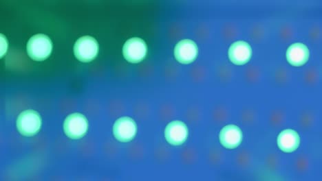 close up de las bombillas de panel de luz rgb que parpadean