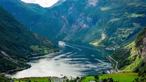 Geiranger-Fjord,-Norwegen.-Schöne-Natur-Norwegen-Naturlandschaft.