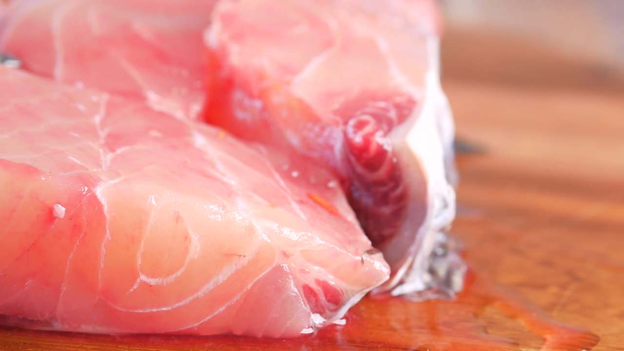 신선한 생선, 접시, 테이블