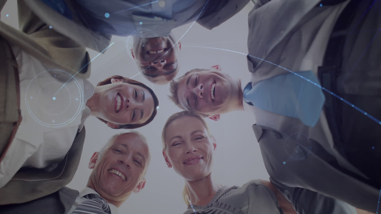 animación de la red de conexiones a través de un grupo de personas de negocios