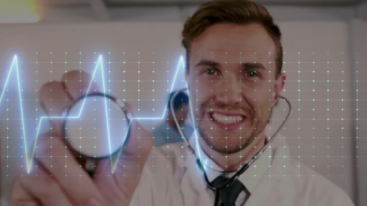 animación de procesamiento de datos sobre médico caucásico con estetoscopios en el hospital