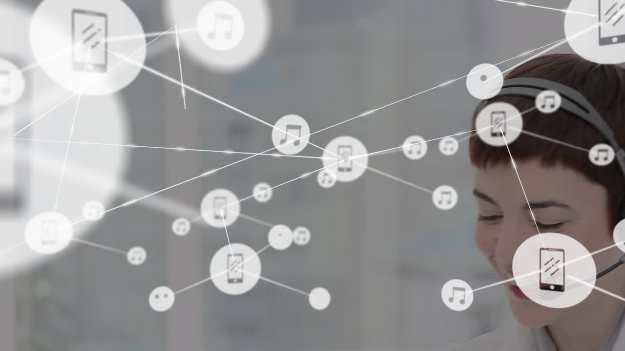 анимация сети соединений и иконок над бизнесменкой в наушниках