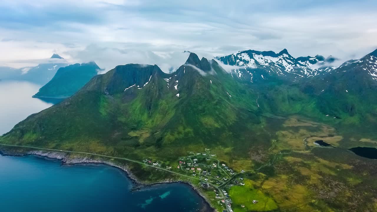 Mefjordvær, isola di Senja. Splendido paesaggio naturale norvegese, Mefjord
