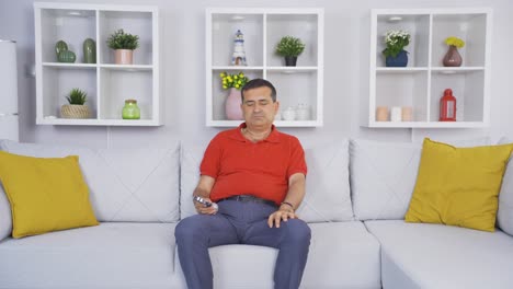 그  ⁇ 은이는 혐오스럽고 못생겼습니다.