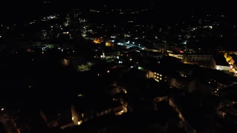 Una-Amplia-Vista-De-La-Ciudad-De-Skiathos-Desde-El-Cielo-Por-Drones,-Grecia