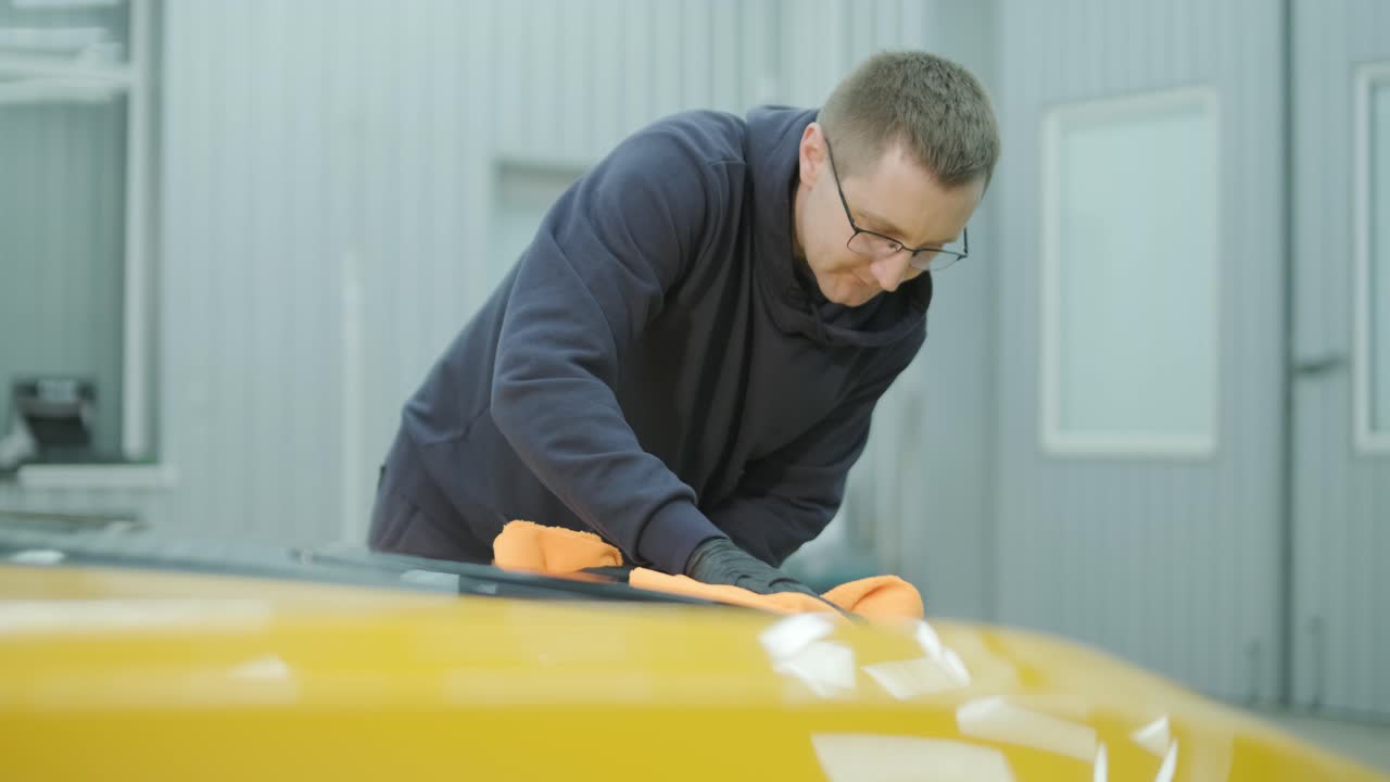 Professional Car Detailing – Washing, Ceramic Coating, and Interior Cleaning