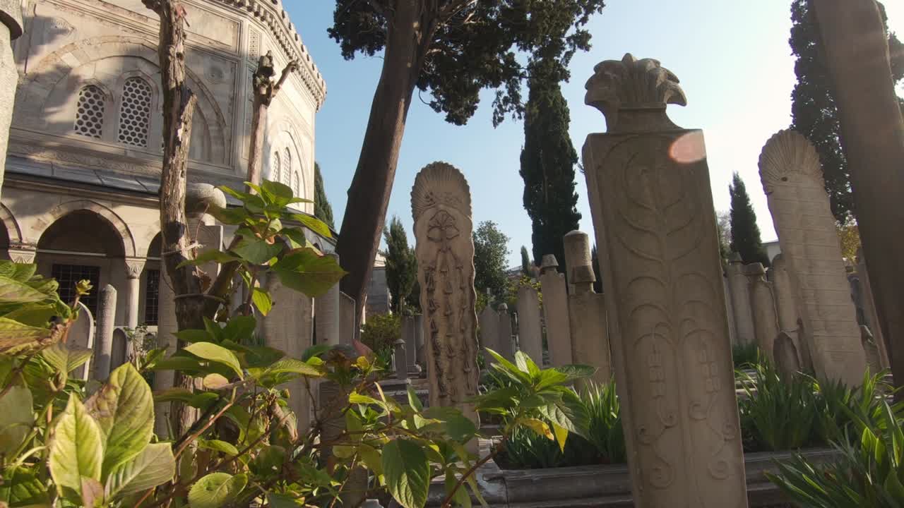 터키 이스탄불의 술레마니예 모스크에 있는 술레만의 묘지 (mausoleum of suleiman the magnificent in suleymaniye mosque, istanbul, turkey)