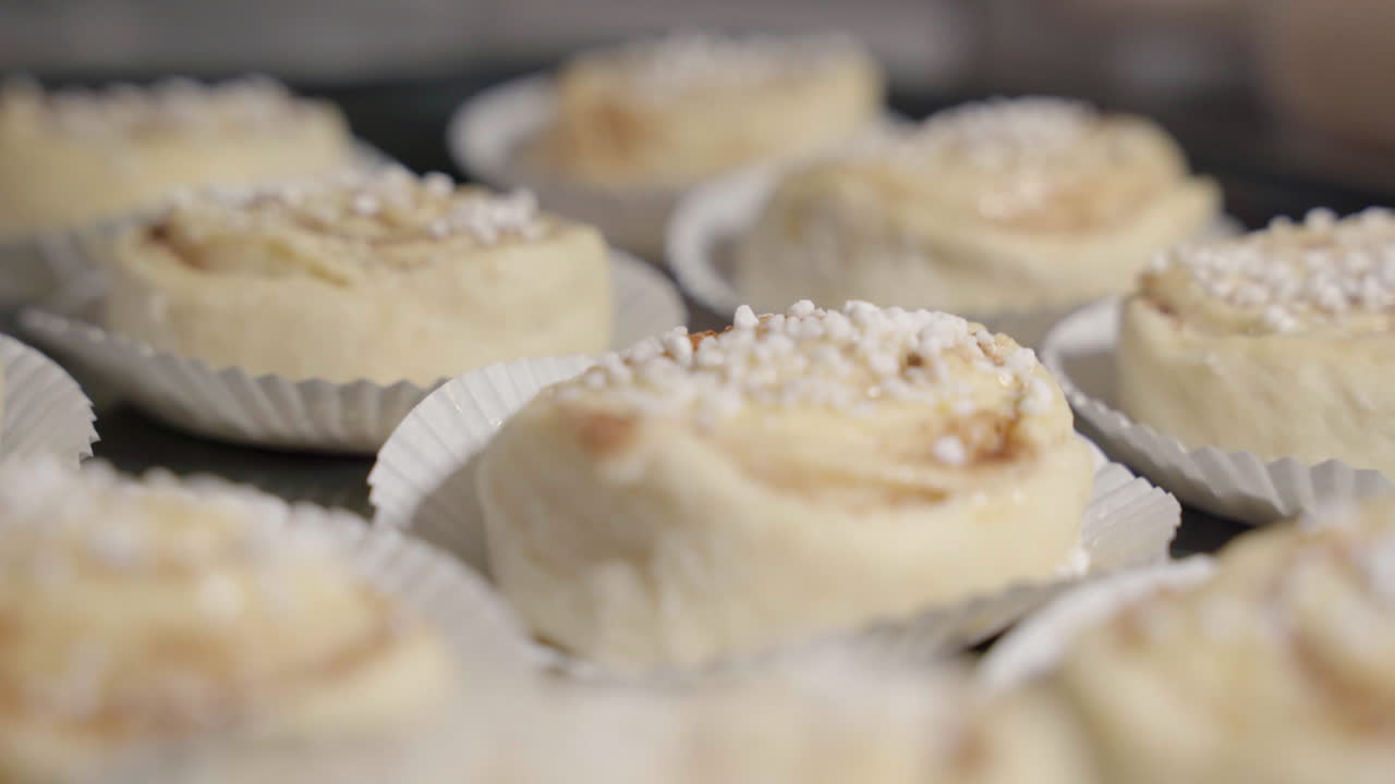 계피 빵의 중간 슬라이드 샷