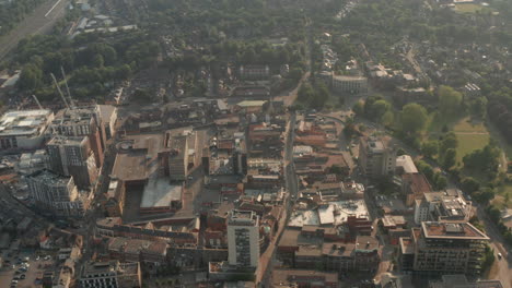 Toma-Aérea-Sobre-La-Ciudad-Central-De-Maidenhead.