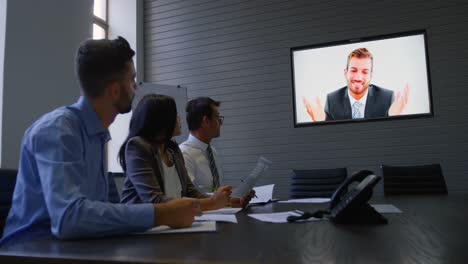 executives making video conferencing in office 4k