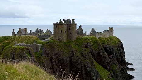 Acércate-Al-Castillo-De-Dunnottar,-Escocia,-Reino-Unido.