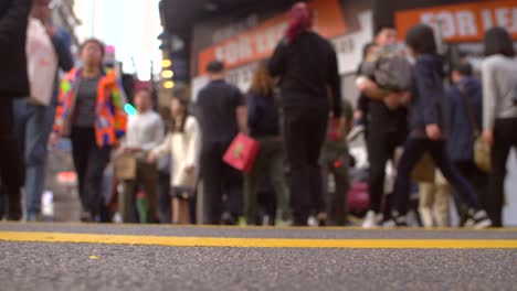 Menschenmassen-In-Hongkong-Aus-Dem-Fokus