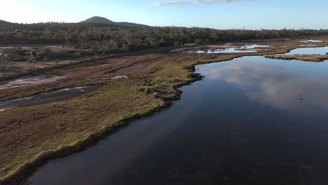 impresionante y relajante reserva de caza de la laguna de muda en coles bay, tasmania, australia