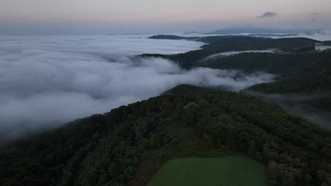 Niebla-En-La-Antena-Del-Valle-Cerca-De-Boone-Y-Blowing-Rock-Carolina-Del-Norte,-Carolina-Del-Norte-En-La-Cordillera-De-Los-Apalaches