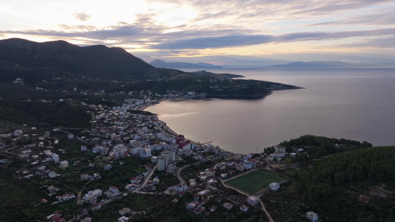 Himare, Albânia: Vista do Castelo para o Mediterrâneo ao Nascer do Sol