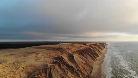 Blick-Auf-Die-Rubjerg-Meile-Und-Den-Rubjerg-Leuchtturm