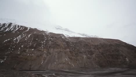 Toma-Panorámica-Del-Valle-Del-Río-Spiti-En-La-Cordillera-Del-Alto-Himalaya-De-Himachal-Pradesh