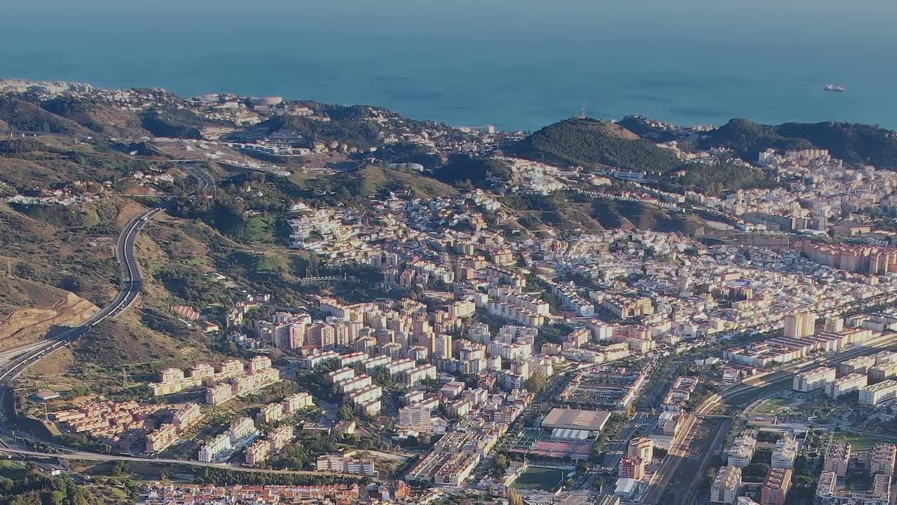 Arredores da Cidade e Vista da Montanha